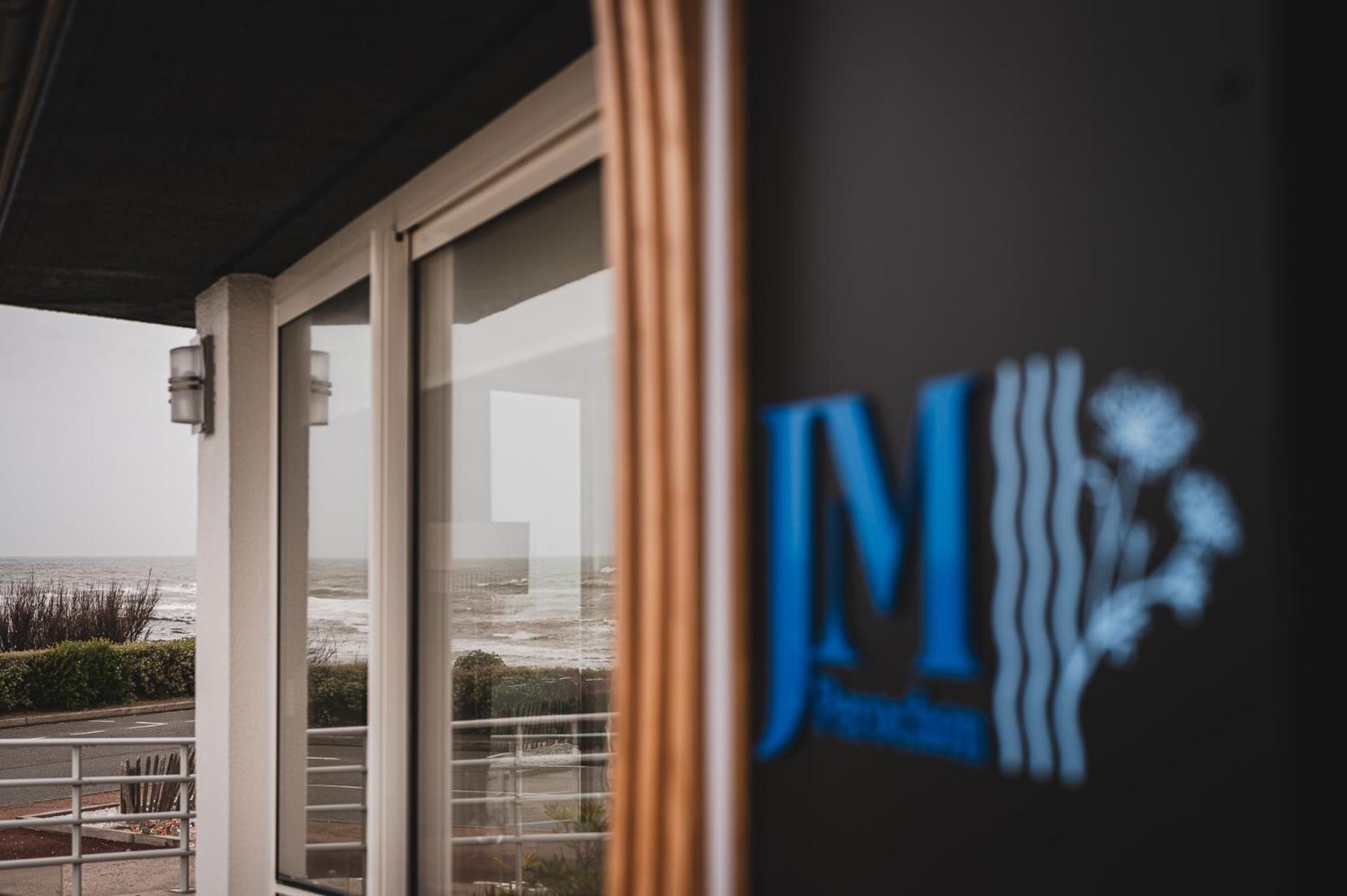 Logis Hotellerie Les Brisants , Restaurant J M Perochon Bretignolles-sur-Mer Exterior photo