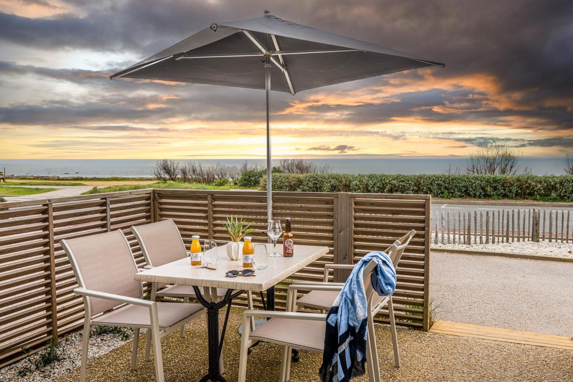 Logis Hotellerie Les Brisants , Restaurant J M Perochon Bretignolles-sur-Mer Exterior photo