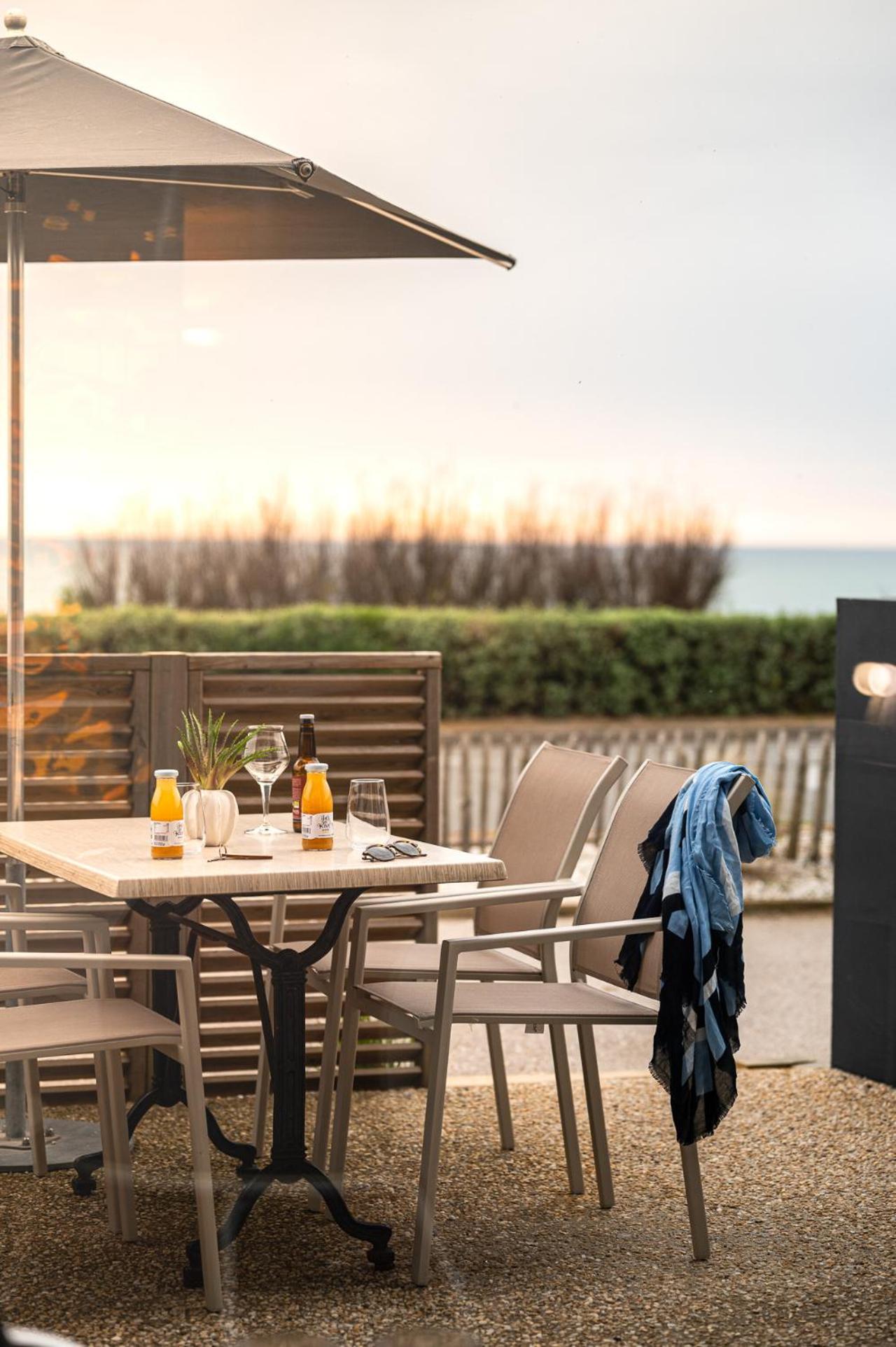 Logis Hotellerie Les Brisants , Restaurant J M Perochon Bretignolles-sur-Mer Exterior photo