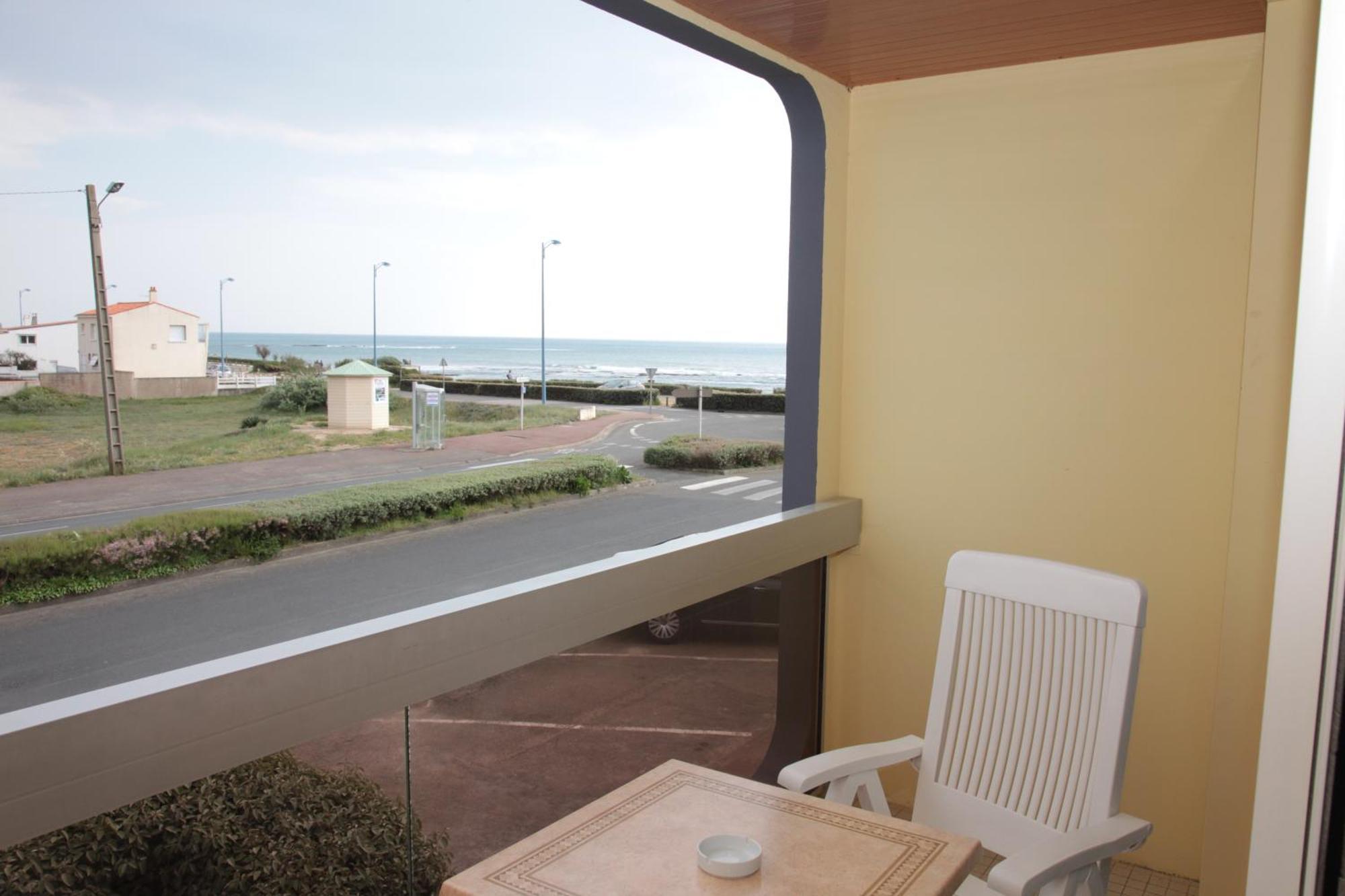 Logis Hotellerie Les Brisants , Restaurant J M Perochon Bretignolles-sur-Mer Exterior photo
